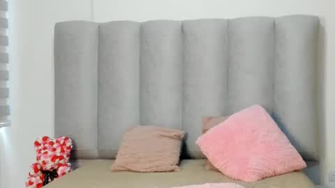 miacleark online show from November 2, 8:00 pm