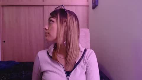 Snapshot of miacollings1 chatting on March 4, 2:06 am Miia online show from March 4, 2:06 am