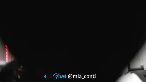 Snapshot of miacontilive chatting on October 17, 8:00 pm miacontilive online show from October 17, 8:00 pm