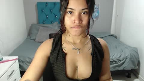 miacumgirl online show from March 6, 12:56 pm