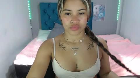 miacumgirl online show from June 12, 12:15 pm