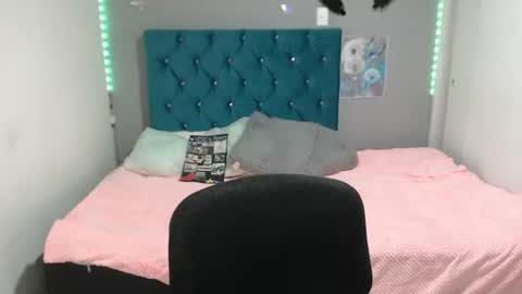 miacumgirl online show from June 16, 12:19 pm