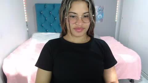 miacumgirl online show from July 7, 12:20 pm