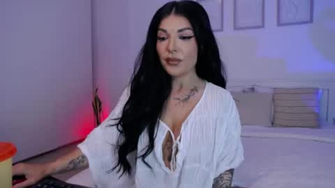 miacute4u online show from July 31, 5:45 pm