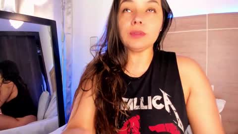 Snapshot of miadanielss chatting on February 12, 10:03 am IG Yojanagomez online show from February 12, 10:03 am