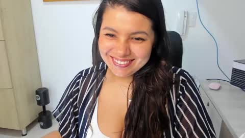 Snapshot of miadanielss chatting on March 3, 5:07 pm IG Yojanagomez online show from March 3, 5:07 pm