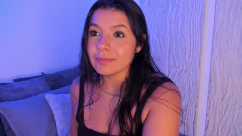 Snapshot of miadanielss chatting on October 7, 7:44 pm IG Yojanagomez online show from October 7, 7:44 pm