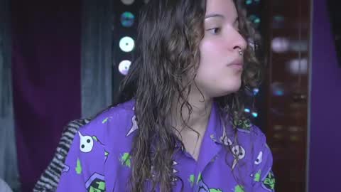 Snapshot of miadimota chatting on April 18, 4:44 pm Mia online show from April 18, 4:44 pm