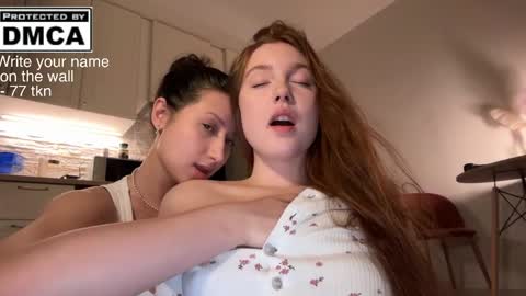 Snapshot of miafleur chatting on April 21, 10:45 pm Mia online show from April 21, 10:45 pm