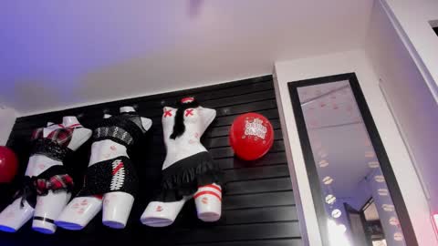 Snapshot of miafox_03 chatting on February 14, 3:42 pm miafox_03 online show from February 14, 3:42 pm