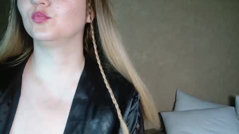 MiaFoxisJa online show from September 19, 2:07 pm