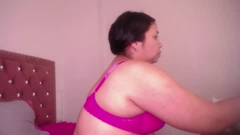 mia online show from February 17, 10:56 am