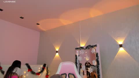 Mia Gomez online show from December 10, 1:33 pm
