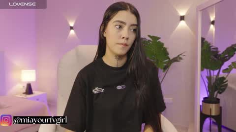 Mia Gomez online show from October 17, 1:03 pm