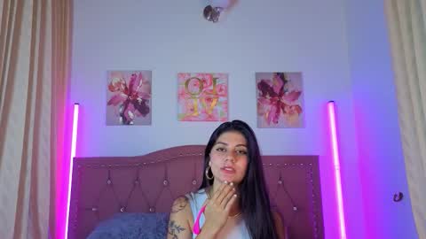 Snapshot of miagreisy chatting on September 12, 3:39 am mia antonella online show from September 12, 3:39 am