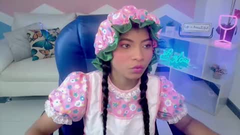 Snapshot of miagreys1 chatting on October 31, 11:44 am miagreys1 online show from October 31, 11:44 am