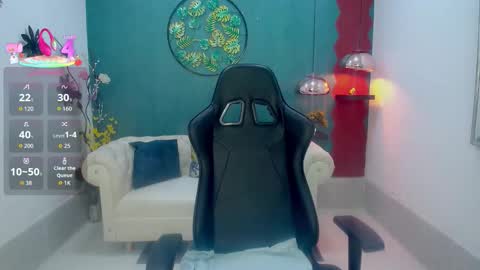 Snapshot of miagreys1 chatting on December 4, 11:19 am miagreys1 online show from December 4, 11:19 am