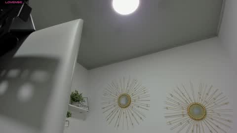 Miah Collins online show from January 17, 8:56 am