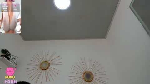 Miah Collins online show from December 15, 11:47 am