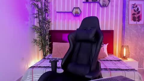Mia Connor online show from December 3, 4:03 am