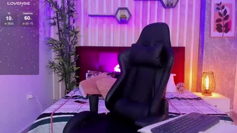 Mia Connor online show from December 6, 3:19 am
