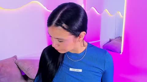 Snapshot of miahansson chatting on May 31, 8:21 pm MIA online show from May 31, 8:21 pm