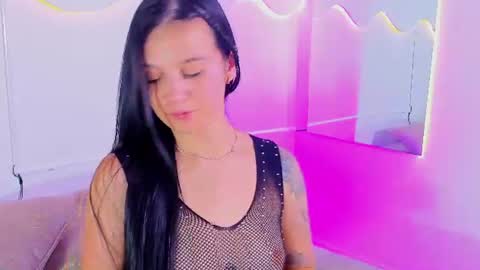 Snapshot of miahansson chatting on June 12, 9:03 pm MIA online show from June 12, 9:03 pm