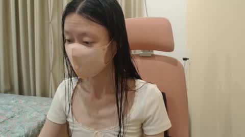 Snapshot of miahchan68 chatting on February 6, 1:36 pm miahchan68 online show from February 6, 1:36 pm