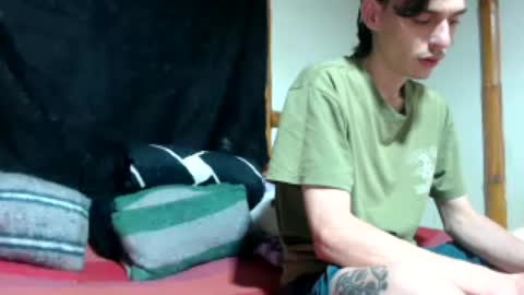 Snapshot of miahells chatting on April 25, 11:35 pm Mia Sam online show from April 25, 11:35 pm