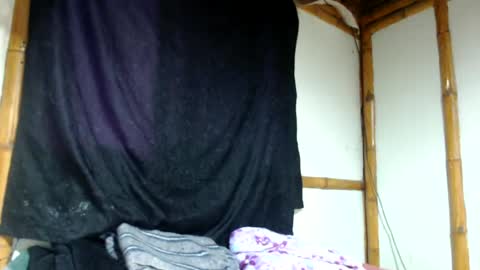 Snapshot of miahells chatting on June 15, 3:36 pm Mia Sam online show from June 15, 3:36 pm