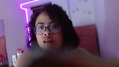 MIA VELEZ online show from January 6, 1:53 am