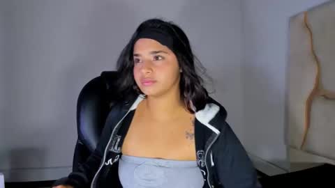 miahsex69 online show from November 17, 4:07 am