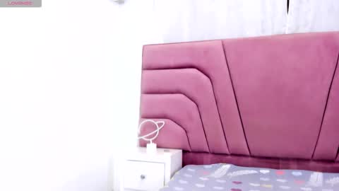 miajhonsonx online show from October 27, 12:42 pm