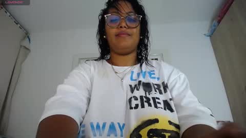 miajoseph_ online show from February 17, 7:04 am