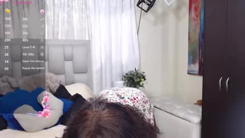     online show from March 4, 6:29 pm