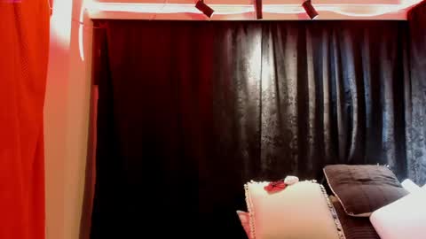 Mia online show from June 1, 12:01 am