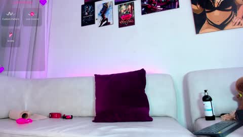 Snapshot of miakush_ chatting on February 8, 7:16 pm Mia online show from February 8, 7:16 pm