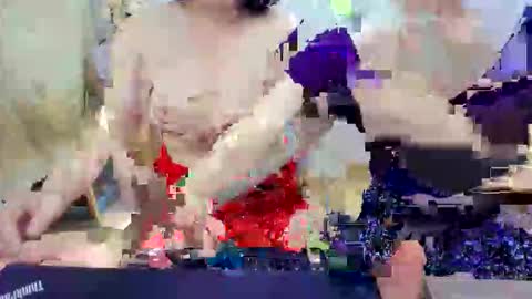 Mia online show from November 9, 11:52 am