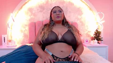 Mia online show from December 20, 4:19 am