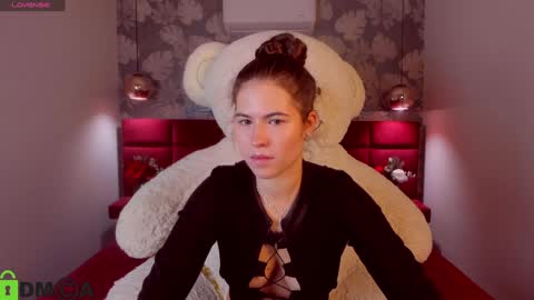 Mia online show from January 4, 5:27 am