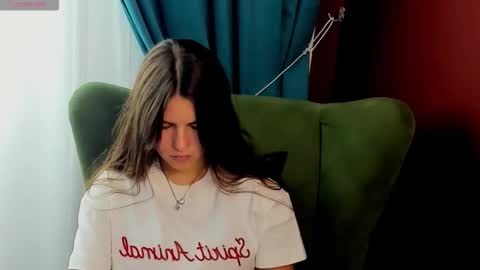 Mia online show from September 20, 6:03 am