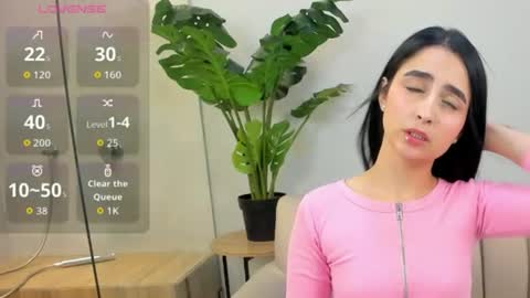 mialiore_ online show from July 1, 12:29 pm