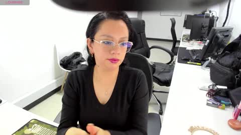 Snapshot of mialoren_cg chatting on January 13, 3:45 am Mia online show from January 13, 3:45 am