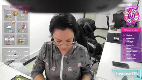 Snapshot of mialoren_cg chatting on January 17, 5:34 am Mia online show from January 17, 5:34 am