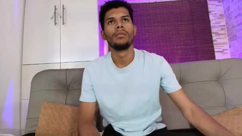 Mia online show from October 5, 7:01 pm