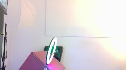 Snapshot of miamackleyn_ chatting on July 7, 12:09 pm MIA online show from July 7, 12:09 pm