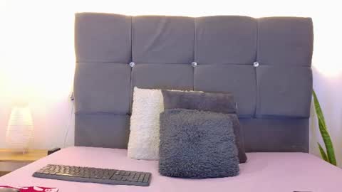 Snapshot of miamackleyn_ chatting on July 14, 12:44 pm MIA online show from July 14, 12:44 pm