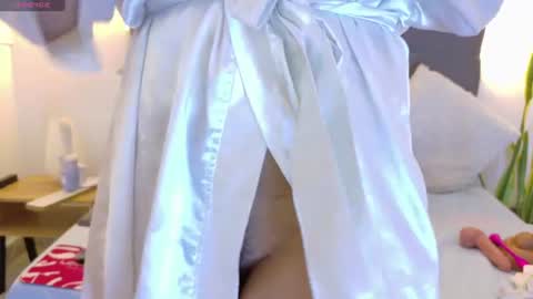 Snapshot of miamackleyn_ chatting on July 28, 3:21 pm MIA online show from July 28, 3:21 pm