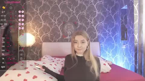 Mia online show from June 1, 10:39 am