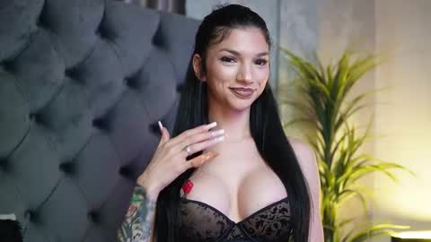 Snapshot of miamicoffee chatting on November 16, 6:35 pm Miami online show from November 16, 6:35 pm